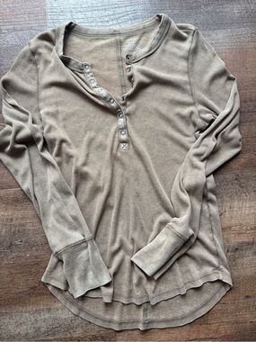 Aerie Long-Sleeve Waffle Henley Top -olive green